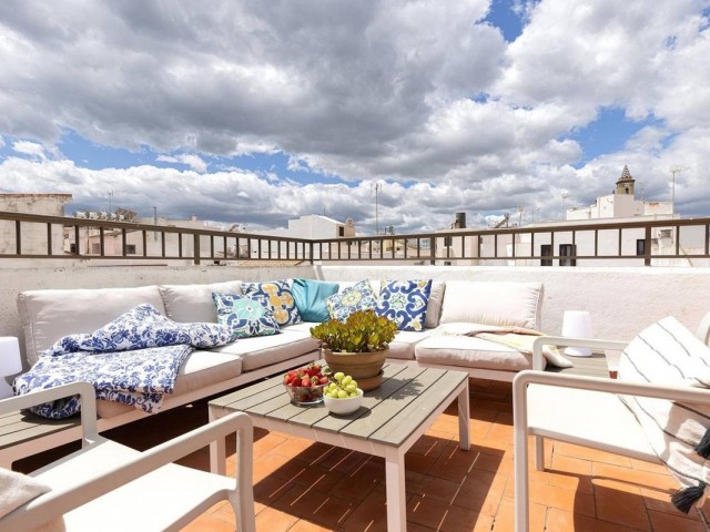 5 Bedrooms Apartment in Estepona