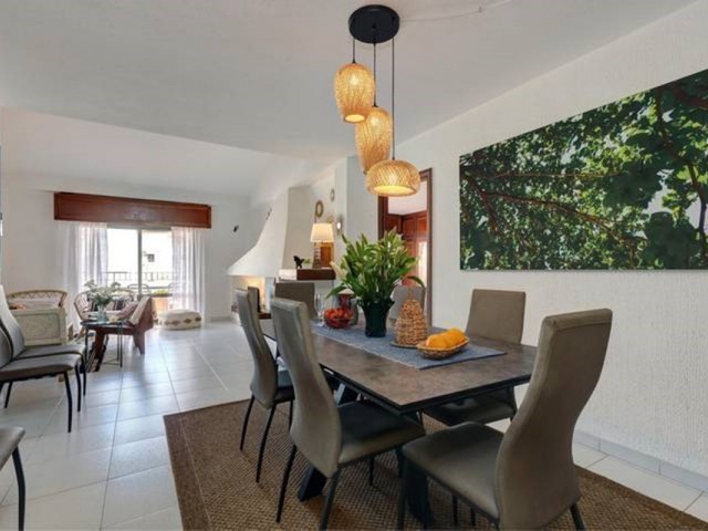 5 Bedrooms Apartment in Estepona