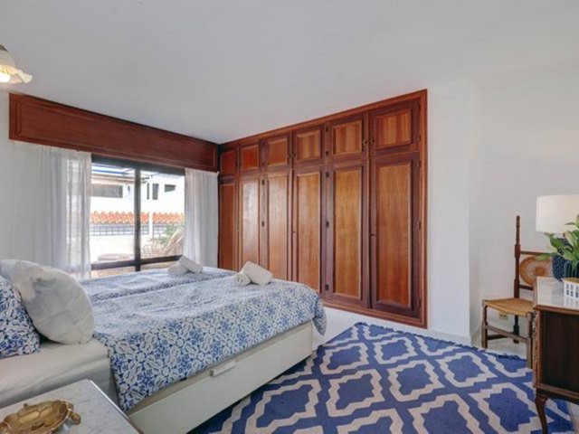 5 Bedrooms Apartment in Estepona