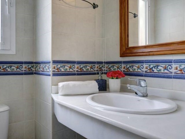 5 Bedrooms Apartment in Estepona