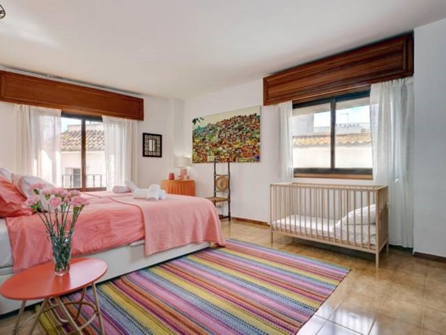 5 Bedrooms Apartment in Estepona