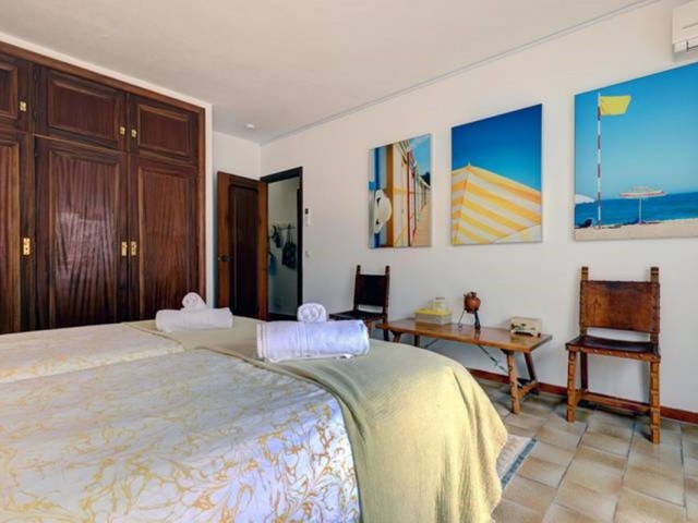 5 Bedrooms Apartment in Estepona