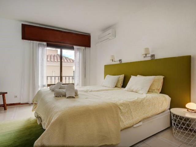 5 Bedrooms Apartment in Estepona