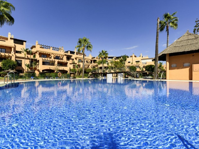 Apartamento con 2 Dormitorios  en Hacienda del Sol