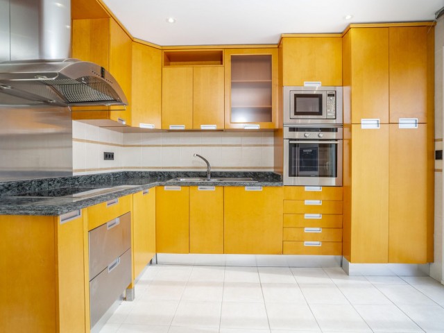 2 Schlafzimmer Apartment in Marbella