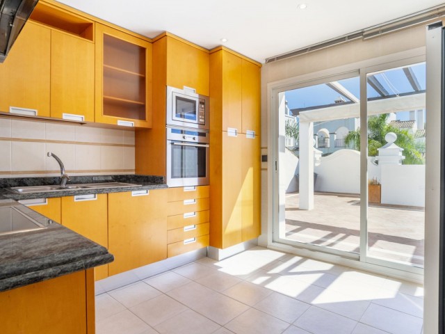 2 Schlafzimmer Apartment in Marbella