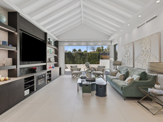 5 Bedrooms Villa in Guadalmina Alta