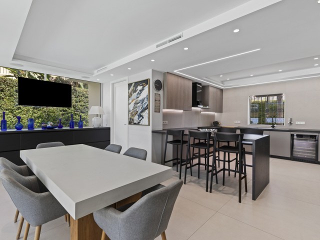 5 Bedrooms Villa in Guadalmina Alta