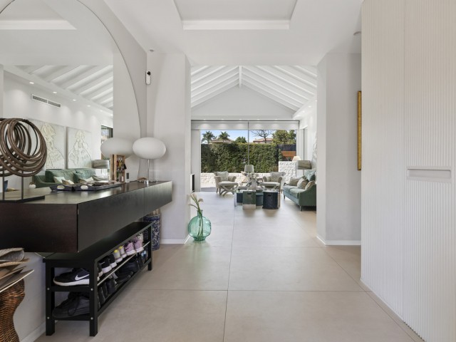 5 Bedrooms Villa in Guadalmina Alta