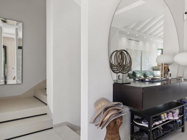 5 Bedrooms Villa in Guadalmina Alta