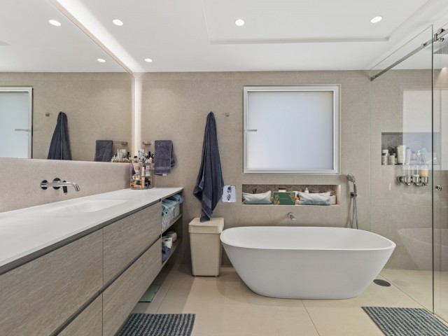 5 Bedrooms Villa in Guadalmina Alta