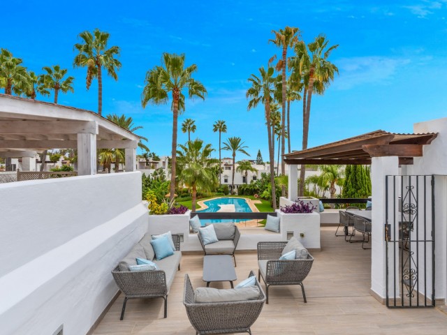 4 Bedrooms Townhouse in San Pedro de Alcántara