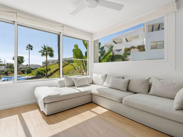 2 Bedrooms Apartment in Nueva Andalucía