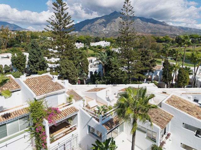 2 Bedrooms Apartment in Nueva Andalucía