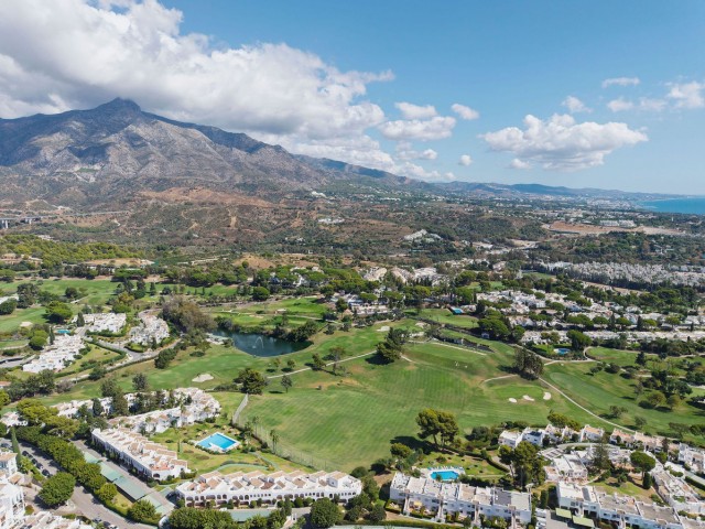 2 Bedrooms Apartment in Nueva Andalucía