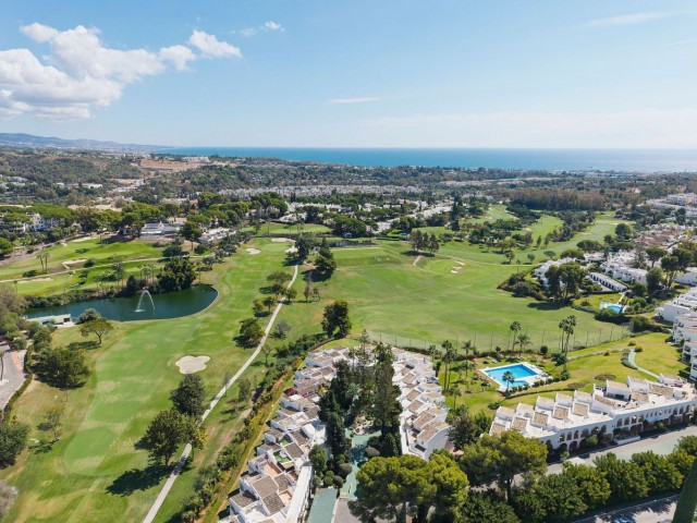 2 Bedrooms Apartment in Nueva Andalucía
