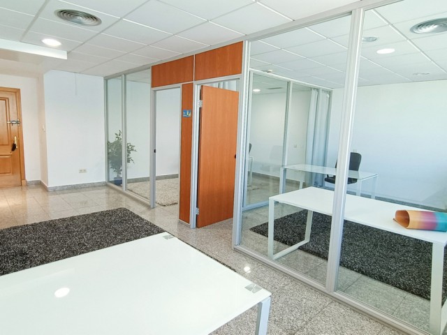 Commercieel, Puerto Banús, R5184088