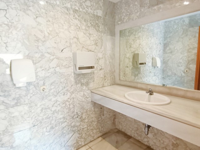 Næringseiendom i Puerto Banús