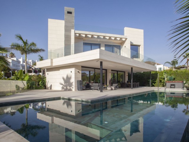 7 Bedrooms Villa in Nueva Andalucía