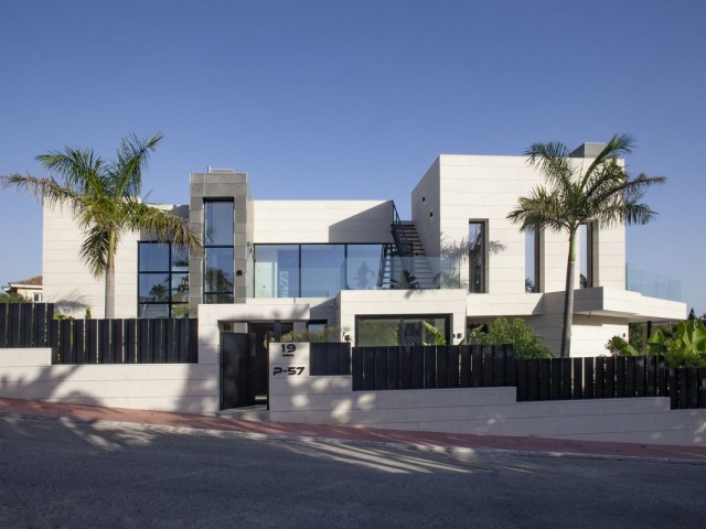 7 Bedrooms Villa in Nueva Andalucía