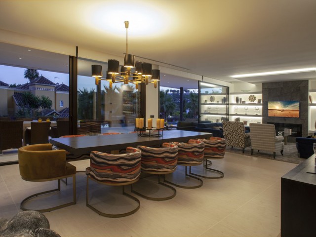 7 Bedrooms Villa in Nueva Andalucía
