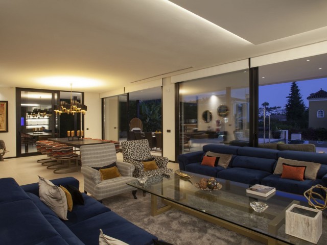 7 Bedrooms Villa in Nueva Andalucía