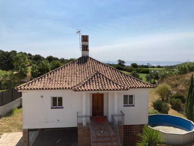 Villa con 3 Dormitorios  en Estepona