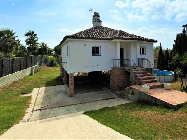 Villa con 3 Dormitorios  en Estepona