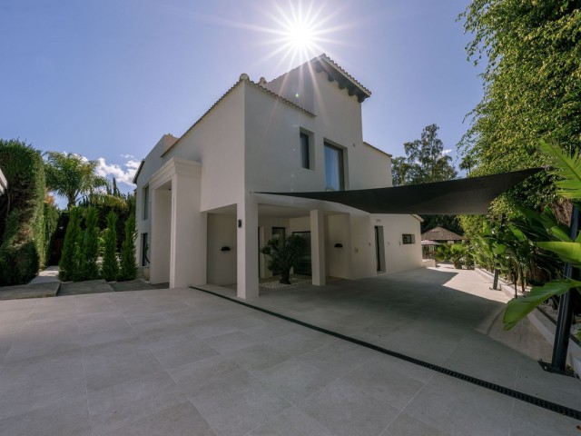 5 Slaapkamer Villa in Nueva Andalucía