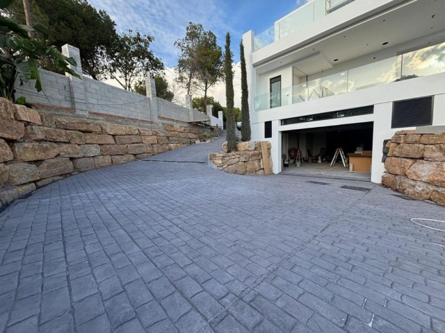 Villa avec 4 Chambres  à Elviria