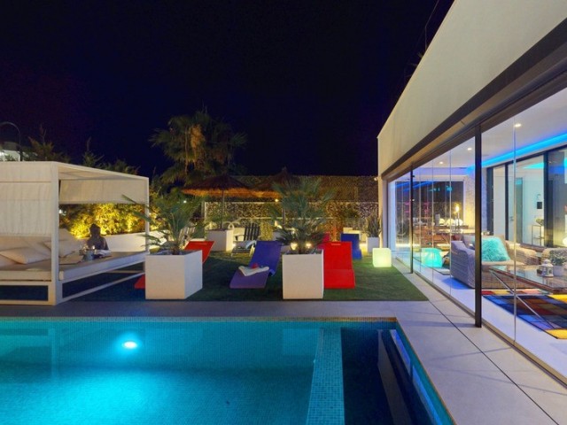 Villa con 5 Dormitorios  en La Cala de Mijas