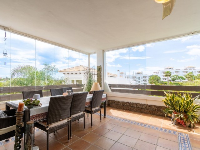 Apartamento con 3 Dormitorios  en Estepona