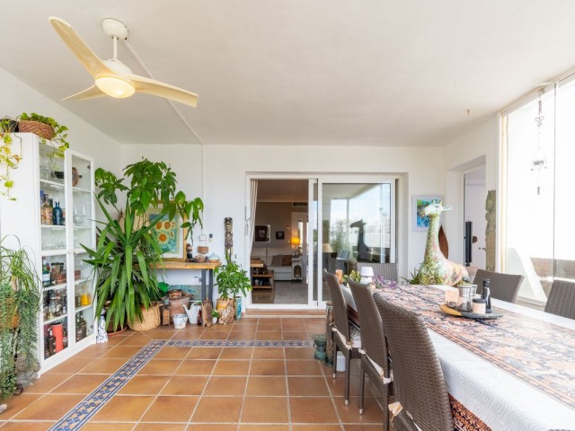 Apartamento con 3 Dormitorios  en Estepona
