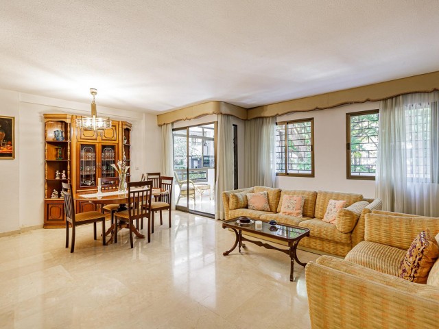 4 Bedrooms Apartment in Marbella
