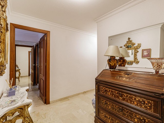 4 Bedrooms Apartment in Marbella