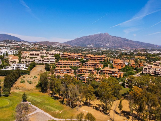 Apartamento con 2 Dormitorios  en Estepona