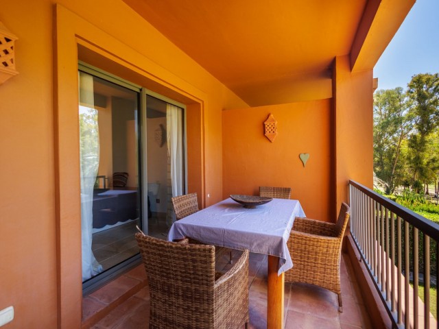 Apartamento con 2 Dormitorios  en Estepona