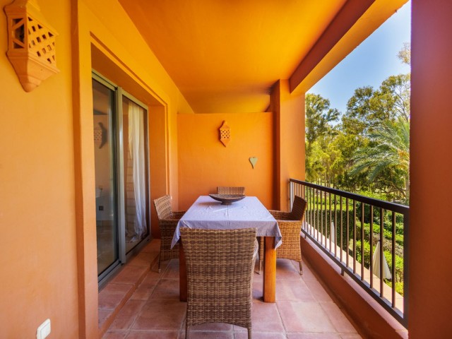 Apartamento con 2 Dormitorios  en Estepona