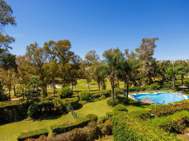 Apartamento con 2 Dormitorios  en Estepona