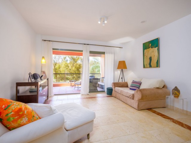 Apartamento con 2 Dormitorios  en Estepona
