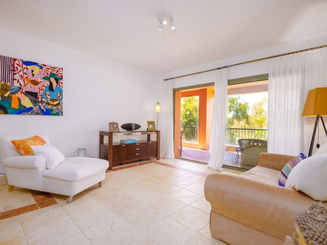 Apartamento con 2 Dormitorios  en Estepona