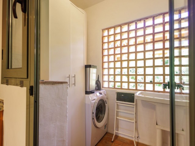 Apartamento con 2 Dormitorios  en Estepona
