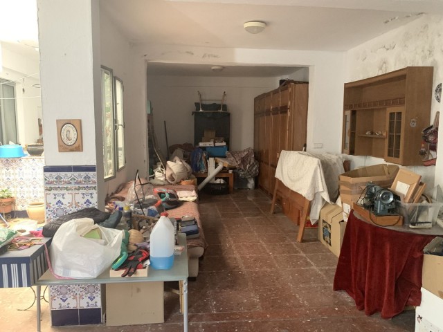 Adosado con 4 Dormitorios  en Estepona