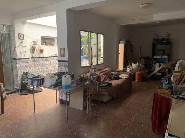 Adosado con 4 Dormitorios  en Estepona
