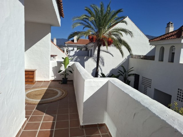 3 Bedrooms Apartment in Nueva Andalucía