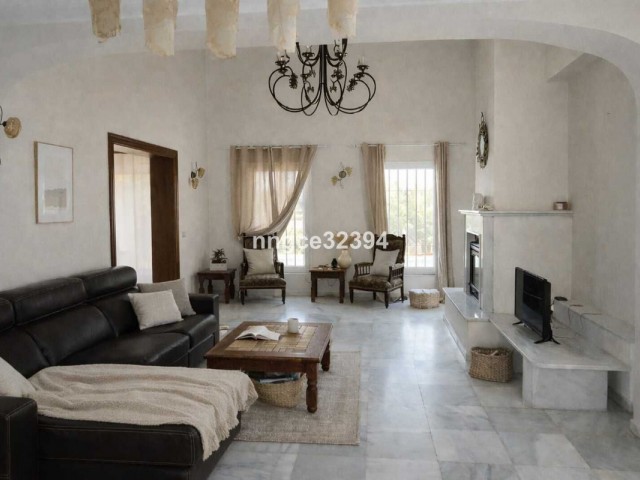 7 Bedrooms Villa in Sotogrande Costa