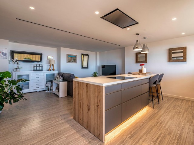 Apartamento con 3 Dormitorios  en Benalmadena Pueblo