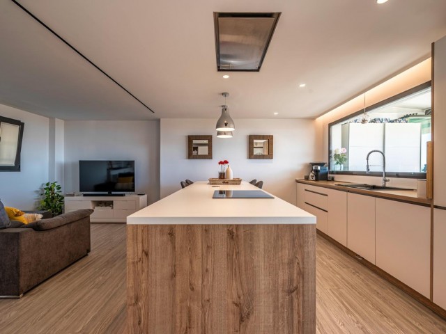 Apartamento con 3 Dormitorios  en Benalmadena Pueblo