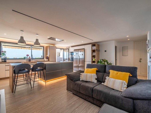 Apartamento con 3 Dormitorios  en Benalmadena Pueblo