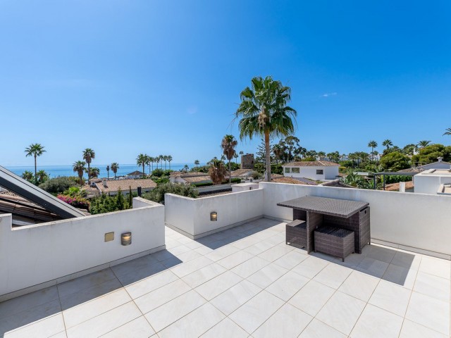 3 Bedrooms Villa in Estepona